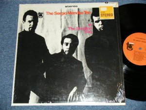 画像1: The SERGIO MENDES TRIO - IN THE BRAZILIAN BAG : Reissue of "CAPITOL ST-2294 Album ( MINT-/MINT-) / 1966 US AMERICA REISSUE STEREO Used LP 