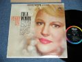 PEGGY LEE - I'M A WOMAN  ( Ex++/Ex++ ) / 1963 US ORIGINAL "BLACK With RAINBOW 'CAPITOL' Logo on TOP Label"  STEREO Used LP 