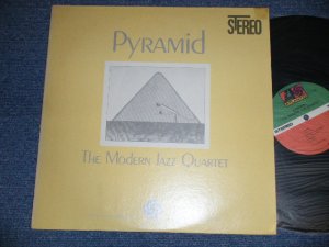 画像1: MJQ MODERN JAZZ QUARTET- PYRAMID ( Ex+/MINT- ) / 1975 Version   US AMERICA REISSUE "RED & GREEN with Small 75 Rockfeller Label"   Used LP 