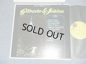 画像1: JOAN GILBERTO Pops in Portuguese With ANTONIO CARLOS JOBIM'S Orchestra - GILBERTO & JOBIM (REISSUE of "JOAN GILBERTO  BRAZIL'S BRILLIANT" ) ( Ex++/MINT-) / 1969-71 Version  US AMERICA 2nd Press Label STEREO  Used LP L"LIME GREEN" 