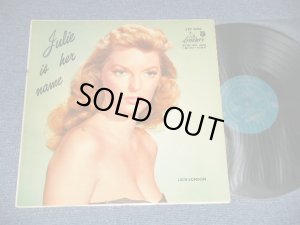 画像1: JULIE LONDON - JULIE IS HER NAME ( DEBUT ALBUM ) ( A) LRP-3006-D-4-B     B) LRP-3006-A-D) ( Ex+/Ex+++ EDSP, Tape seam ) / 1956 US AMERICA ORIGINAL MONO "1st Press LIBERTY Credit Front Cover""1st  Press Glossy Jacket " "2nd Press BACK Cover" "HEAVY USING JACKET"  "1st PRESS Turquoise Color LABEL" Used LP