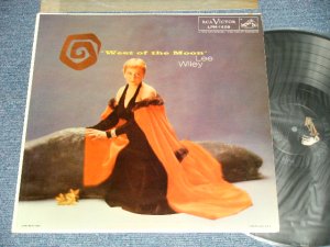 画像1: LEE WILEY - WEST OF THE MOON ( Ex+++/MINT- ) / 1957 US AMERICA ORIGINAL MONO Used LP
