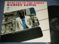 The RAMSEY LEWIS TRIO - DANCING IN THE STREET (Ex++/Ex+++ Looks;Ex++  EDSP)  / 1967 UK ENGLAND ORIGINAL "1st Press BLACK Label" STEREO Used LP