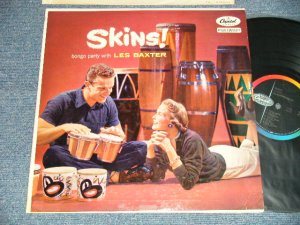 画像1: LES BAXTER - SKINS! (Latin Percussion) (Ex++/Ex+++ EDSP) / 1958(?) Version US AMERICA REISSUE "BLACK with RAINBOW 'CAPITOL' Logo on LEFT LABEL" MONO Used LP   