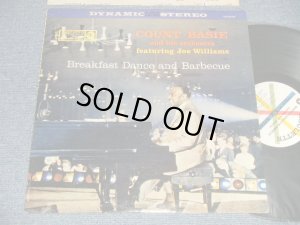 画像1: COUNT BASIE Featuring JOE WILLIAMS - BREAKFAST DANCE AND BARBECUE (Ex++/MINT-) / 1959 US AMERICA ORIGINAL 1st Press "WHITE With 3 SPOKES Label" STEREO Used LP 