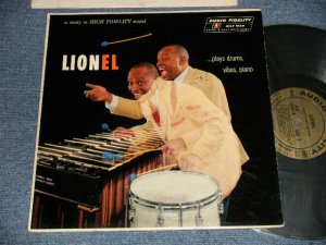 画像1: LIONEL HAMPTON - LIONEL...PLAYS DRUMS, VIBES, PIANO (Ex++, Ex+/Ex++ Looks:Ex+, Ex+++ EDSP / 1968 US AMERICA ORIGINAL MONO Used LP
