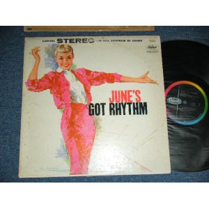 画像: JUNE CHRISTY - JUNE'S GOT RHYTHM (VG+++/Ex)/ 1958 US AMERICA ORIGINAL  1st Press "BLACK with RAINBOW CAPITOL Logo on LEFT Label" STEREO LP 
