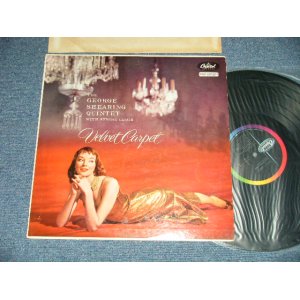 画像: GEORGE SHEARING - VELVET CARPET  ( Ex++/E+++ Looks:MINT-  EDSP)  / 1959 Version US AMERICA "BLACK With RAINBOW CAPITOL Logo on LEFT Label"  MONO Used  LP