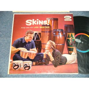 画像: LES BAXTER - SKINS! (Latin Percussion) (Ex++/Ex+++ EDSP) / 1958(?) Version US AMERICA REISSUE "BLACK with RAINBOW 'CAPITOL' Logo on LEFT LABEL" MONO Used LP   