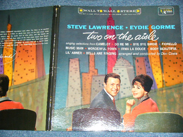画像1: STEVE LAWRENCE & EYDIE GORME - TWO ON THE AISLE  ( Ex+++/MINT-  ) / 1963 US ORIGINAL STEREO Used LP