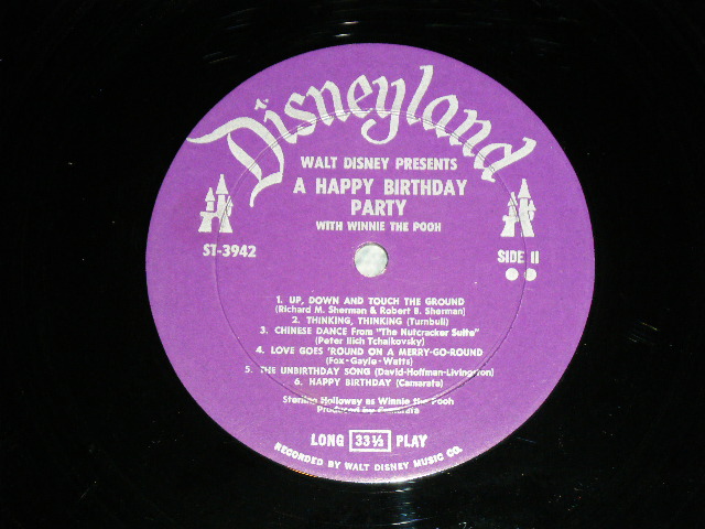 画像: WALT DISNEY Presents  - Walt Disney Presents A HAPPY BIRTHDAY PARTY with  WINNIE THE POOH AND TIGGER TOO / 1967 US AMERICA ORIGINAL Used LP  with Booklet 