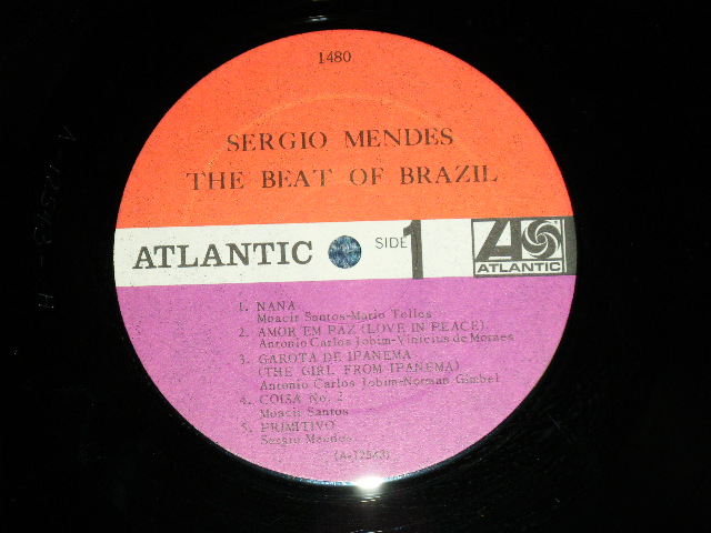 画像: SERGIO MENDES - THE BEAT OF BRAZIL (RED & PURPLE  Label : Matrix # A)A-12543-A /B)A-12544-A : Ex++/Ex+++) / 1967 US AMERICA ORIGINALMONO Used LP 