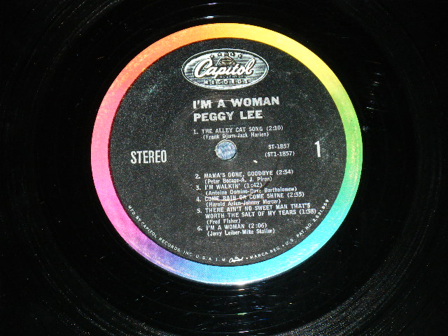 画像: PEGGY LEE - I'M A WOMAN  ( Ex++/Ex++ ) / 1963 US ORIGINAL "BLACK With RAINBOW 'CAPITOL' Logo on TOP Label"  STEREO Used LP 