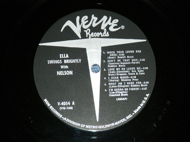 画像: ELLA FITZGERALD with NELSON RIDDLE  - ELLA SINGS BIGHITLY WITH NELSON (Ex++, Ex-/Ex+++)   /  1962 US AMERICA ORIGINAL 1st Press "METRO at BOTTOM Label" MONO   Used LP