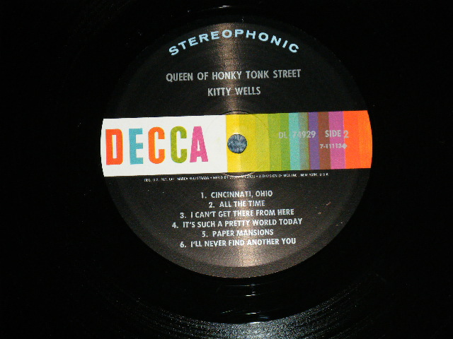 画像: KITTY WELLS - QUEEN OF THE HONKY TONK STREET ( Ex+++/Ex+++ ) / 1967 US AMERICA ORIGINAL STEREO  Used LP  