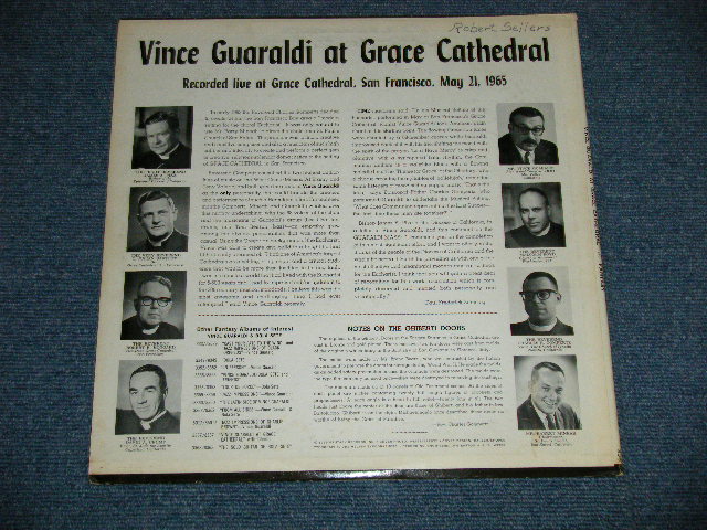 画像: VINCE GUARALDI  - AT GRACE CATHEDRA ( Ex++/Ex+++,Ex++) / 1967 US AMERICA ORIGINAL "MAROON with GOLD PRINT Label" MONO Used LP  