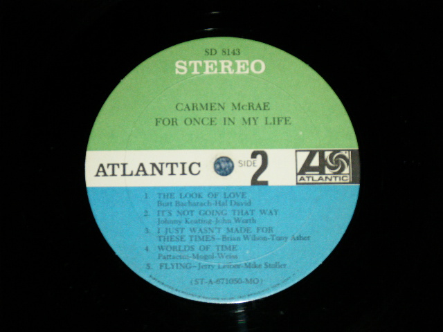 画像: CARMEN McRAE -  JUST A LITTLE LOVIN' (Ex++/MINT-  cutout)  /  1975 Version? US AMERICA  3rd Press "GREEN and RED Small 75 ROCKFELLER Label" STEREO Used LP 