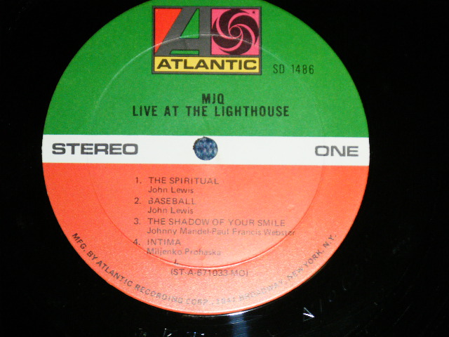 画像: MJQ MODERN JAZZ QUARTET- LIVE AT THE LIGHTHOUSE ( MINT-/MINT- ) / Early 1970's  US AMERICA REISSUE "RED & GREEN Label"   Used LP 