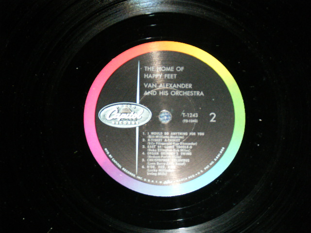 画像: VAN ALEXANDER & His Orchestra - THE HOME OF HAPPY FEET ( Ex+/Ex+++ )  / 1959 US AMERICA ORIGINAL 1st Press"BLACK with RAINBOW Ring CAPITOL Logo on LEFT Label"  MONO Used  LP 