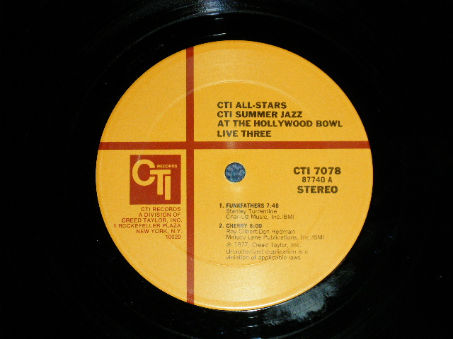 画像: CTI ALL-STARS (HUBERT LAWS,GROVER WASHINGTON JR.,STANLEY TURRENTINE,DEODATO,MILT JACKSON,JOHNNY HAMMOND,JOE FARRELL,GEROGE BENSON,HANK CRAWFORD,FREDDIE HABBARD,AIRTO,ESTHER PHILLIPS,RON CARTER,JACK DESHONNETTE,BOB JAMES) - CTI SUMMER JAZZ : AT THE HOLLYWOODBOWL LIVE THREE  ( Ex+/Ex++) / 1977 US AMERICA ORIGINAL Used LP  