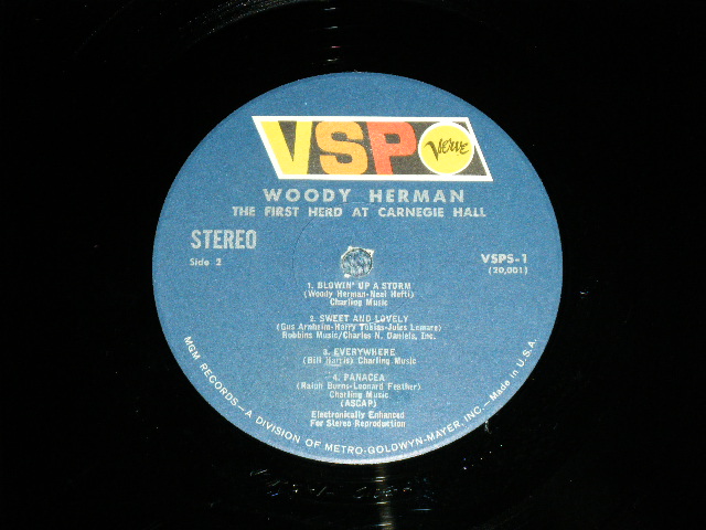 画像: WOODY HERMAN -  THE FIRST HERD AT CARNEGIE HALL ( Ex+/Ex+++) / 1966 US ORIGINAL STEREO Used LP  