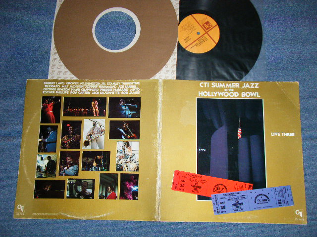 画像1: CTI ALL-STARS (HUBERT LAWS,GROVER WASHINGTON JR.,STANLEY TURRENTINE,DEODATO,MILT JACKSON,JOHNNY HAMMOND,JOE FARRELL,GEROGE BENSON,HANK CRAWFORD,FREDDIE HABBARD,AIRTO,ESTHER PHILLIPS,RON CARTER,JACK DESHONNETTE,BOB JAMES) - CTI SUMMER JAZZ : AT THE HOLLYWOODBOWL LIVE THREE  ( Ex+/Ex++) / 1977 US AMERICA ORIGINAL Used LP  