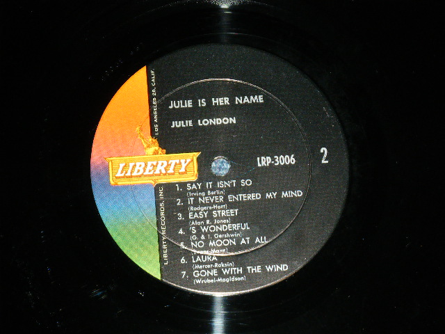 画像: JULIE LONDON - JULIE IS HER NAME ( DEBUT ALBUM )  (Ex++/Ex+++) / 1960 US AMERICA ORIGINAL MONO "1st Press LIBERT Credit Front Cover""2nd Press Un-Glossy Jcaket " "3rd Press BACK Cover" "2nd PRESS Color LIBERTY LABEL" Used LP  