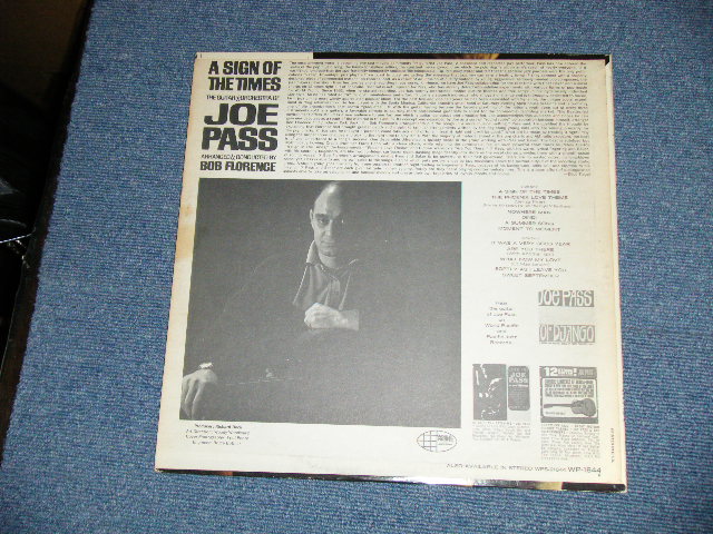 画像: JOE PASS - A SIGN OF THE TIMES ( Ex++,Ex+/Ex+)  / 1966 US AMERICA ORIGINAL "1st Press BLACK Label" MONO Used LP 