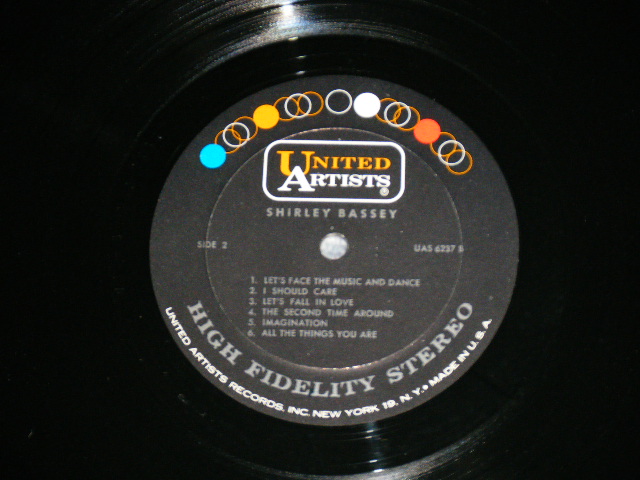 画像: SHIRLEY BASSEY -  SINGS THE HIT SONG FROM OLIVER!  ( Ex++/Ex+++ : TOED )  / 1962 US AMERICA ORIGINAL STEREO Used LP 
