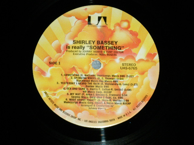 画像: SHIRLEY BASSEY -  IS REALLY "SOMETHING" ( Ex++/MINT- )  / 1970 US AMERICA ORIGINAL Used LP 