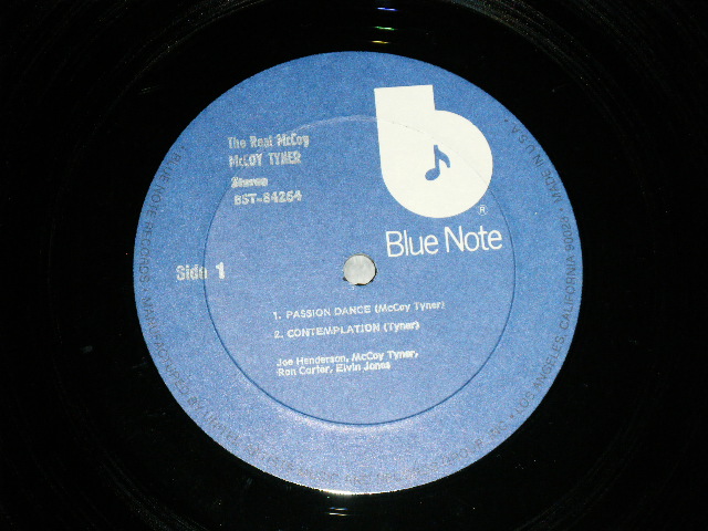画像: McCOY TYNER - The REAL McCOY ( MINT-~Ex+++/MINT-) / 1972-74 Version US AMERICA REISSUE "Dark Blue with STYLIZED White "b" Logo on Label" Used LP 