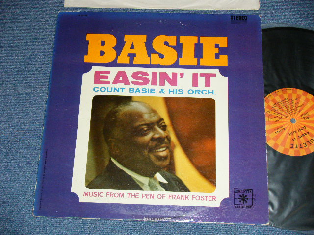 画像1: COUNT BASIE - EASIN' IT : MUSIC FROM THE PEN OF FRANK FOSTER (Ex/Ex+++ Tapeseam )   / 1963 US AMERICA ORIGINAL STEREO Used LP  