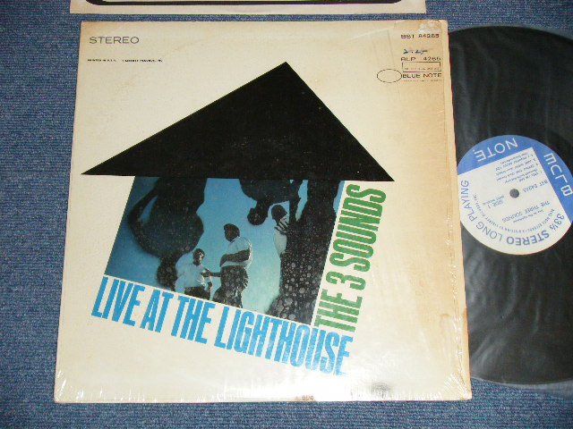 画像1: THE THREE 3 SOUNDS - LIVE AT THE LIGHTHOUSE  ( Ex++/Ex++ )  / 1967 US AMERICA  ORIGINAL 1st Press "A DIVISION of LIBERTY RECORDS  Label"STEREO  Used LP