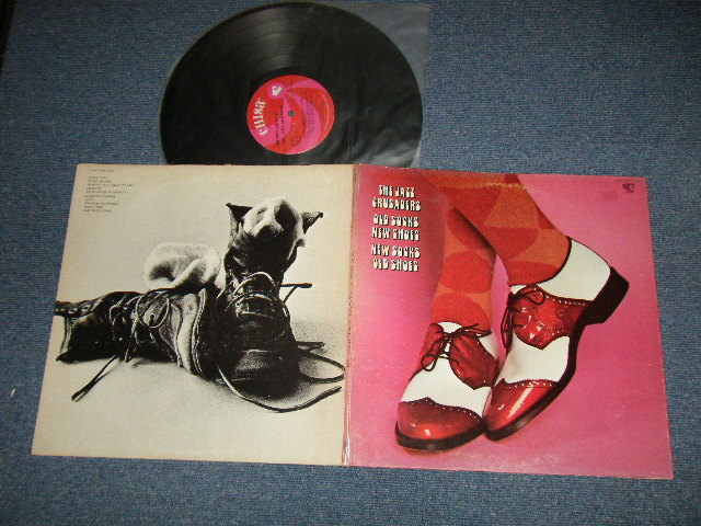 画像1: THE JAZZ CRUSADERS - OLD SOCKS NEW SHOES, NEW SOCKS OLD SHOES(Ex+/Ex+, Ex+++ EDSP）  / 1970 US AMERICA ORIGINAL used LP