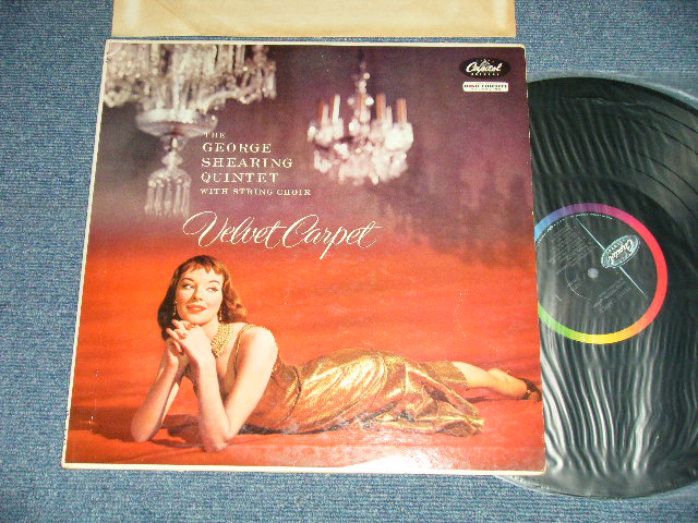 画像1: GEORGE SHEARING - VELVET CARPET  ( Ex++/E+++ Looks:MINT-  EDSP)  / 1959 Version US AMERICA "BLACK With RAINBOW CAPITOL Logo on LEFT Label"  MONO Used  LP