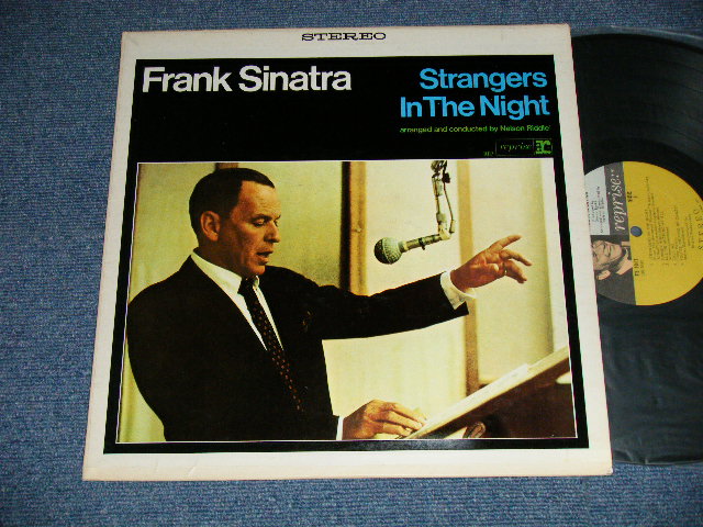 画像1: FRANK SINATRA -  STRANGERS IN THE NIGHT (Ex++/Ex++) / 1965 US AMERICA ORIGINAL STEREO Used  LP 