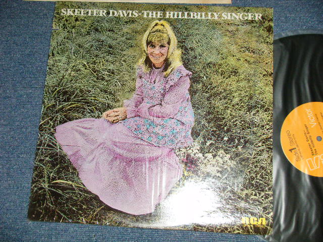 画像1: SKEETER DAVIS - THE HILLBILLY SINGER  (Ex+++/MINT-)  / 1973 US AMERICA ORIGINAL  "ORANGE Label" STEREO Used LP