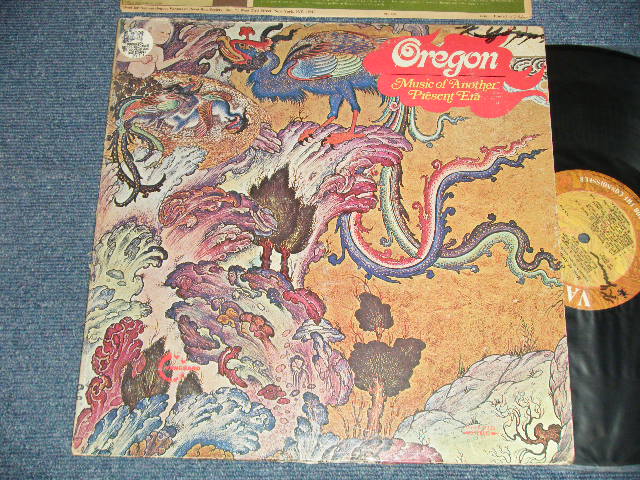 画像1: OREGON - MUSIC OF ANOTHER PRESENT ERA (Ex-/Ex+++ Looks:MINT- EDSP, STOFC, WOFC, WOL) /1972 US AMERICA ORIGINAL Used LP  