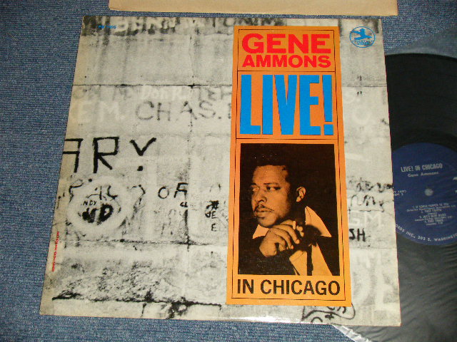 画像1: GENE AMMONS - LIVE! IN CHICAGO (Ex++/Ex+++ Looks:MINT- STMPOBC) / 1967 Version  US AMERICA REISSUE "DARK BLUE with TRIDENT Logo On RIGHT SIDE Label"Used LP 