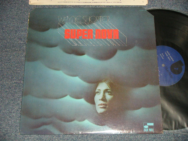 画像1: WAYNE SHORTER - SUPER NOVA (Ex+++/MINT-) / 1974  Version US AMERICA REISSUE "DARK BLUE with 'b' in BLACK Label" Used LP