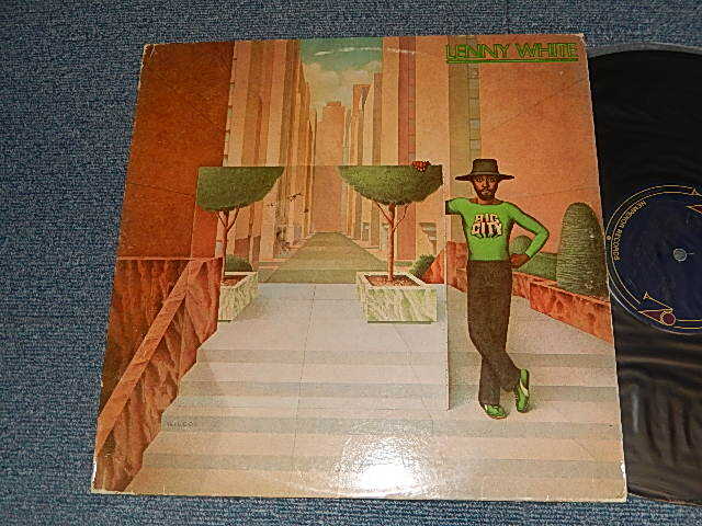画像1: LENNY  WHITE - BIG CITY (Ex+/Ex++ Looks:Ex) / 1977 US AMERICA ORIGINAL Used LP