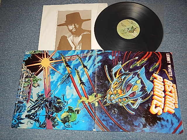 画像1: LENNY  WHITE - Presents The Adventures Of Astral Pirates  (With CUSTOM INNER) (Ex++/Ex+++ LooksMINT- CUT OUT) / 1978 US AMERICA ORIGINAL Used LP