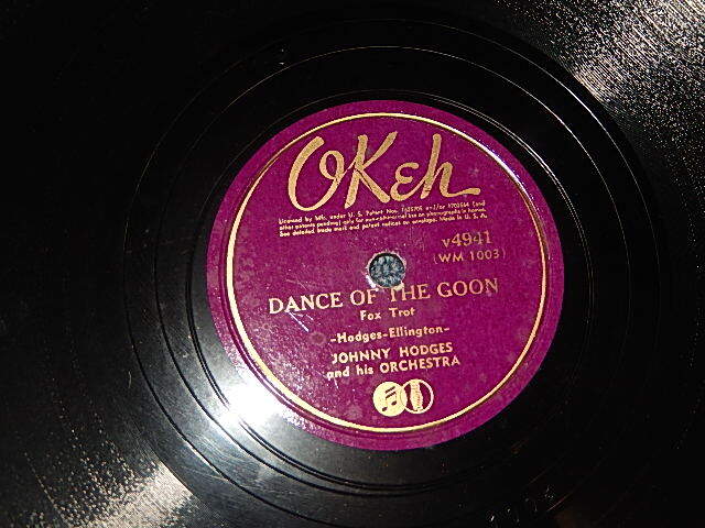 画像1: JOHNNY HODGES and His Orchestra - A)DANCE OF THE MOON   B) HOME TOWN BLUES (Ex+/Ex++) / 1939 US AMERICA ORIGINAL Used  78rpm SP